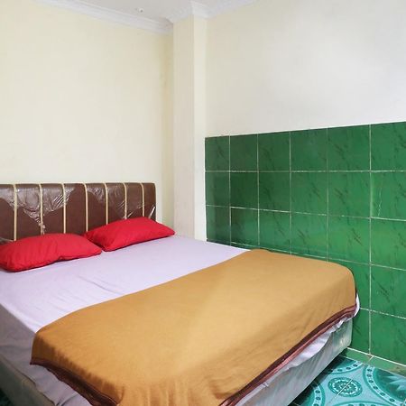 Hotel Ellysta Тангеранг Экстерьер фото