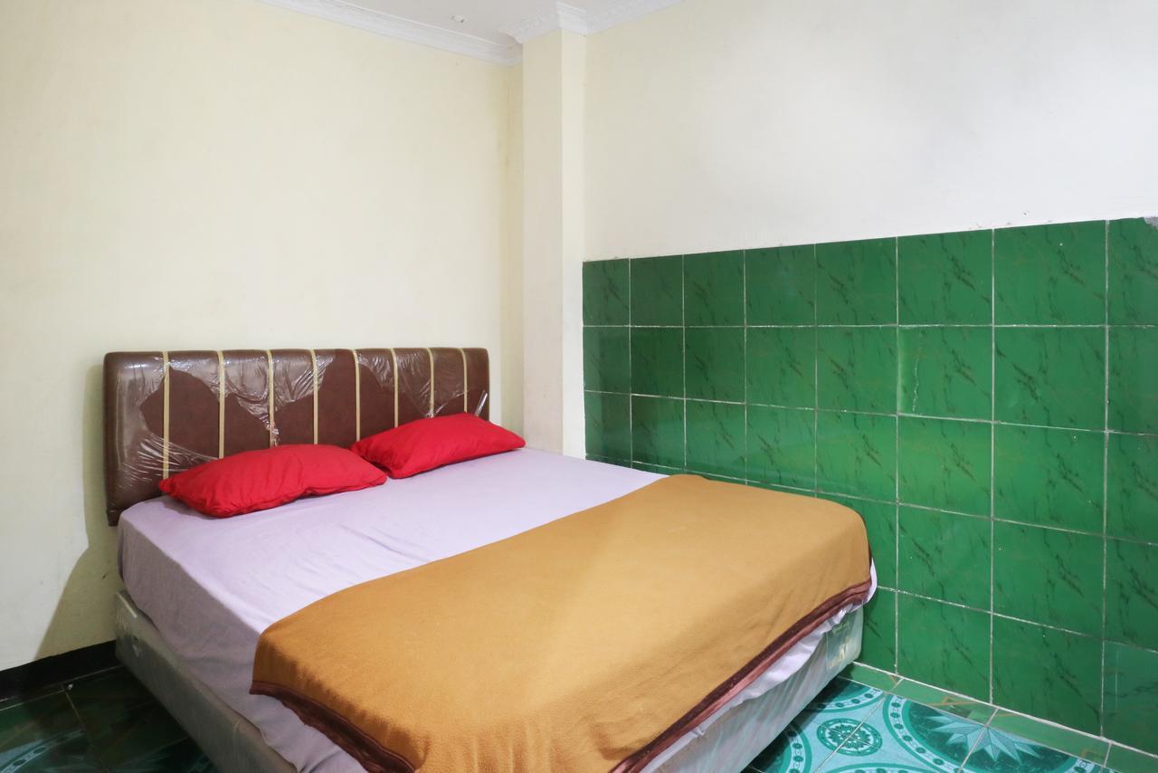 Hotel Ellysta Тангеранг Экстерьер фото