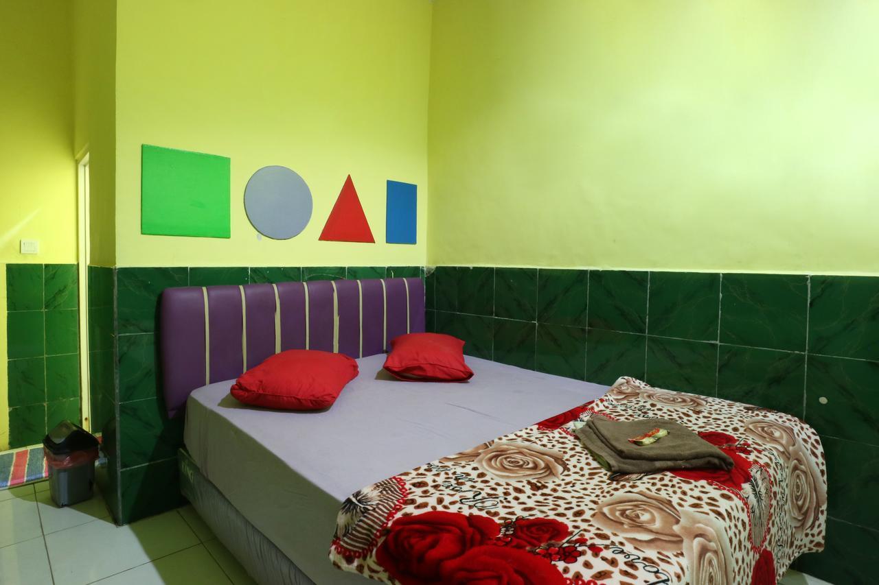 Hotel Ellysta Тангеранг Экстерьер фото
