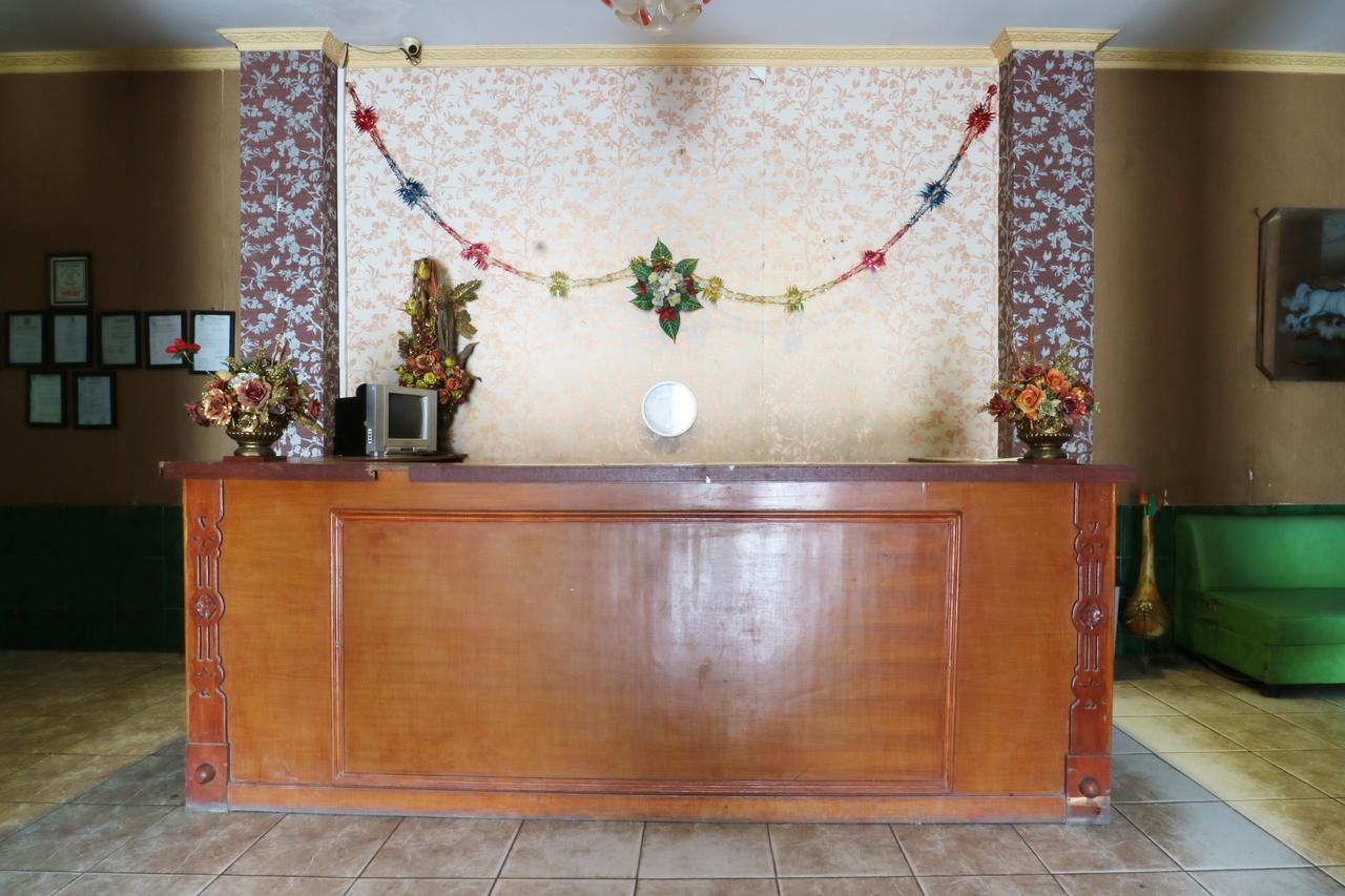 Hotel Ellysta Тангеранг Экстерьер фото