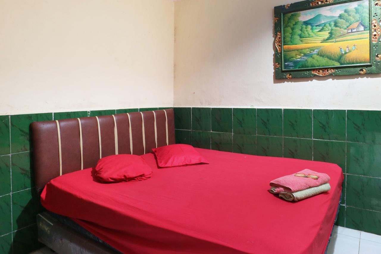 Hotel Ellysta Тангеранг Экстерьер фото
